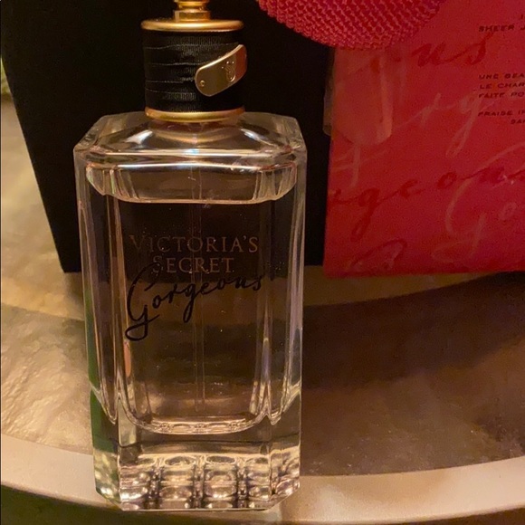 Victoria’s Secret gorgeous - Picture 5 of 7